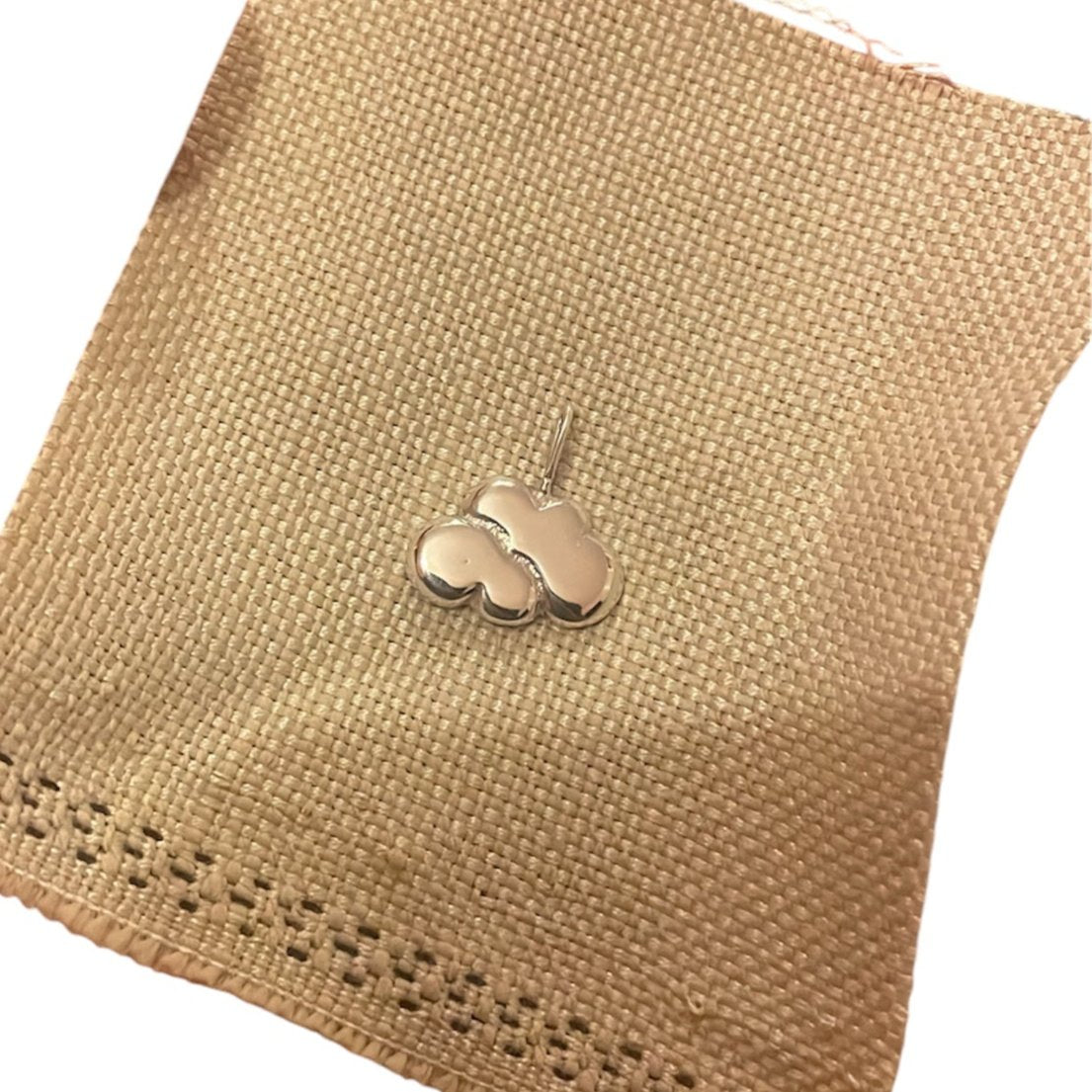 NUBEY pendant